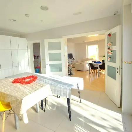 Casa Miguel Y Sally بيت ضيافة 3*