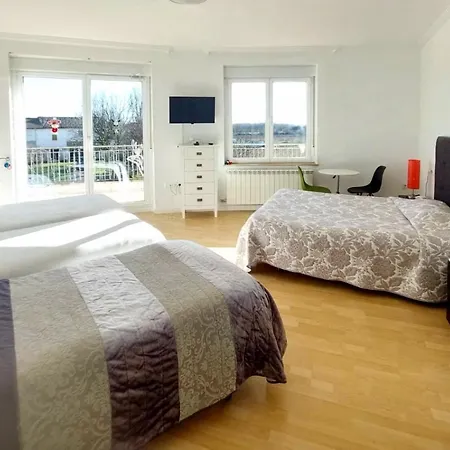 Casa Miguel Y Sally بيت ضيافة 3*